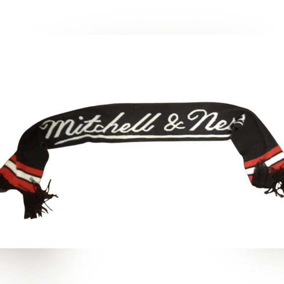 Mitchell & Ness - Chicago Bulls NBA Scarf with Fringe - Picture 2 of 5